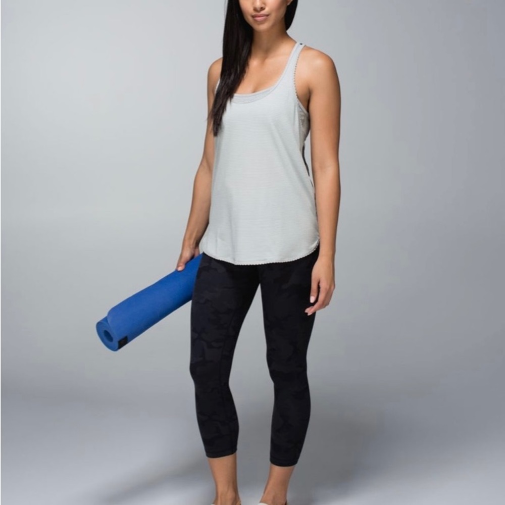 LULULEMON 105 F SINGLET SILVER TOP